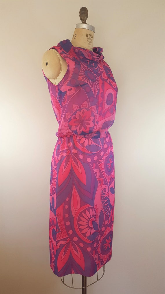 Vintage 1960s Dress / Fuchsia Psychedelic Print /… - image 4