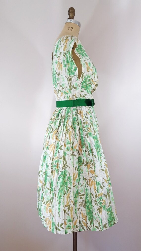 Vintage 1950s Dress / Green Floral / Pleated Skir… - image 4