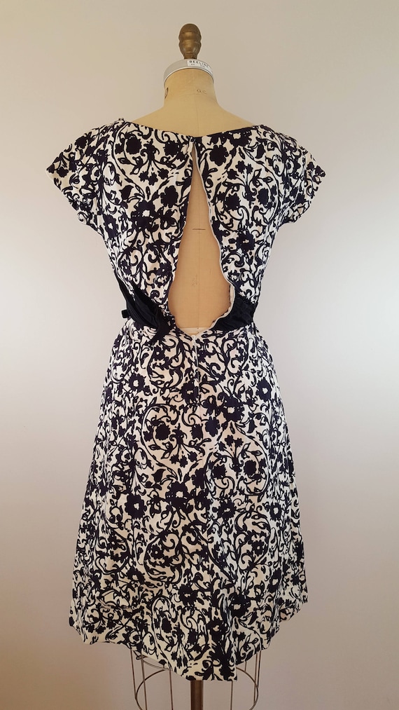 Vintage 1960s Dress / Black and White Floral / XS - image 4