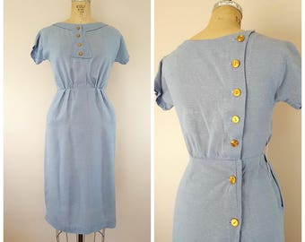 Vintage 1960s jurk/baby blauw linnen jurk/uitgerust wiggle jurk/terug knoppen/kleine