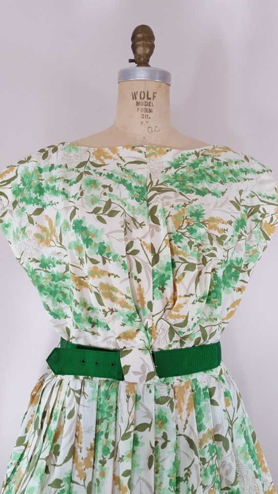 Vintage 1950s Dress / Green Floral / Pleated Skir… - image 5