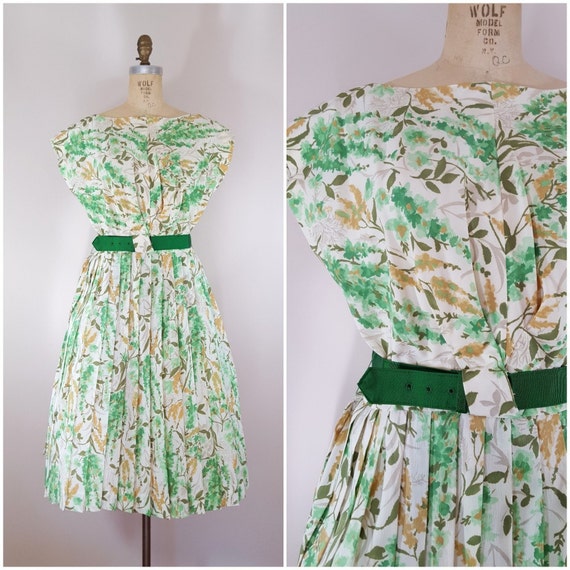 Vintage 1950s Dress / Green Floral / Pleated Skir… - image 1