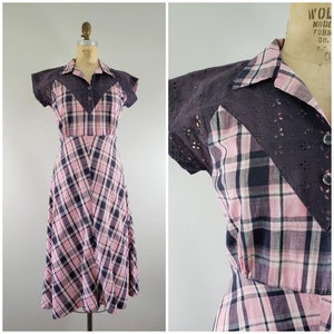 Vintage 1940s Dress / 40s Cotton Day Dress / Pink Plaid / XS