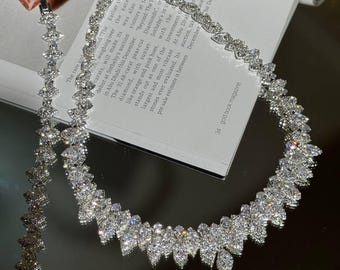 Luxus Silber Schmuck Set für die Braut | Funkelnde Zirkon Halskette, Ohrringe & Armband | Hochzeits-Accessoires
