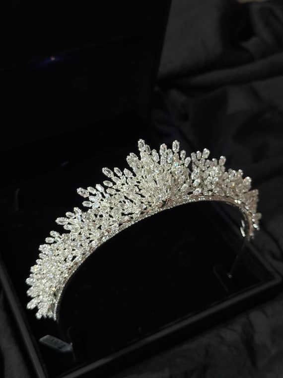VALENTENA Swarovski Bridal Tiara, Wedding CrownElegant Silver Tiara VALENTENA Swarovski Bridal Tiara, Bridal Crown, Wedding  main image 2