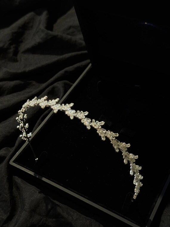 Delicate Leaf Bridal Tiara – Silver Crystal Wedding Headband  display picture 2