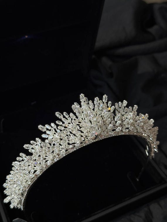 Silver-plated Crystal Bridal Tiara | Handmade Luxury Wedding  display picture 3