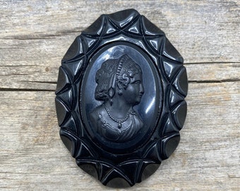 Large vintage Mourning Cameo early plastic Black