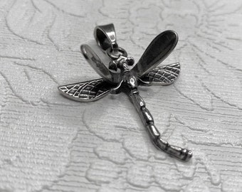 vintage sterling silver Dragonfly pendant 925 detailed