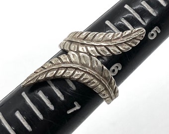 Sterling Silver Bypass style Ring sz 6.5 Vintage Fern Leaf Feather