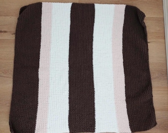 Handmade Knit Baby Blanket: Soft, Cozy Newborn Gift