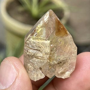 Enhydro Fenster Diamond Quartz Crystal | Petroleum-Included | Petroleum Quartz | Fluorescent | 23.4g