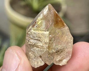 Enhydro Fenster Diamond Quartz Crystal | Petroleum-Included | Petroleum Quartz | Fluorescent | 23.4g