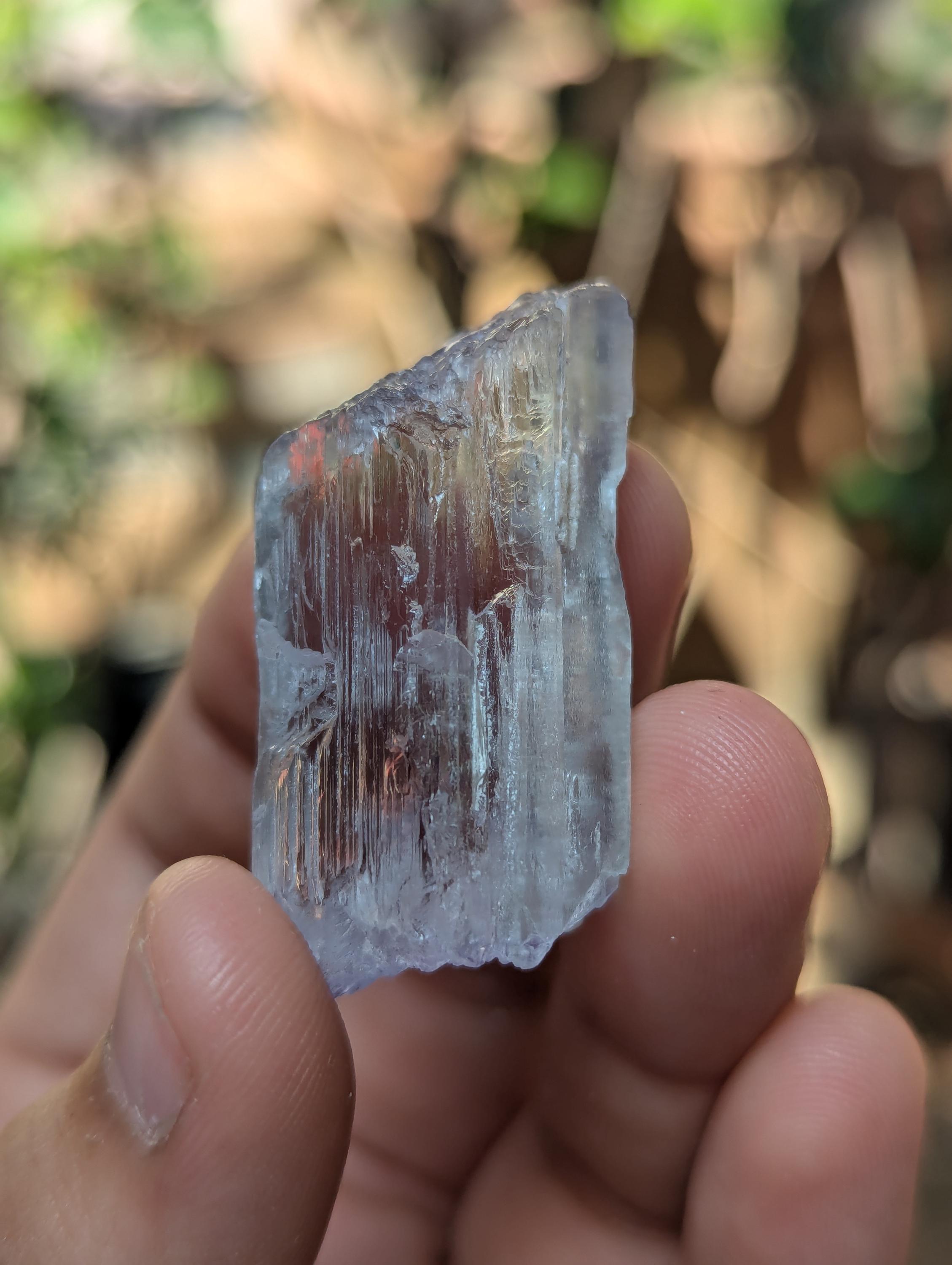 青紫色のクンツァイト結晶：アフガニスタン産のスポジュメン - Etsy 日本