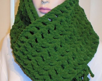 Olive Green Crochet Scarf with fringes, Chunky Scarf, Crochet Scarf, Plush Scarf, Oversized Handmade Scarf, Green Scarf, knitted scarf