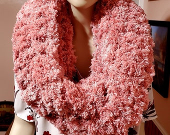 Crochet Infinity Scarf, Chunky Infinity Scarf, Oversized Scarf, Pink Scarf, Knitted Scarf, Fluffy Soft Thick Warm Scarf, Pink Crochet Scarf