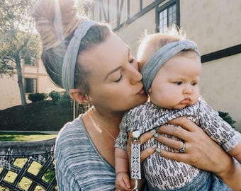 Mamma och jag-hårband, presenter till mamma och dotter, hårband för nyfödda flickor, matchande hårband för mamma och mini, knutet hårband för kvinnor, spädbarn