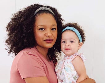 Mamma och jag-hårband, presenter till mamma och dotter, hårband för nyfödda flickor, matchande hårband för mamma och mini, knutet hårband för kvinnor, spädbarn