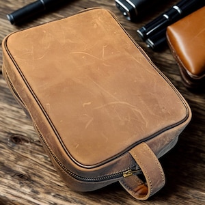 Handmade Cowhide Leather Dopp Kit: Travel Toiletry Bag, Groomsmen Gift
