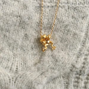 Cute Climbing Frog Charm Necklace, Amphibian, Dainty Gold, Rainforest, Unique Minimal Jewelry, Women's Pendant, Gift, Daughter, Bridesmaid