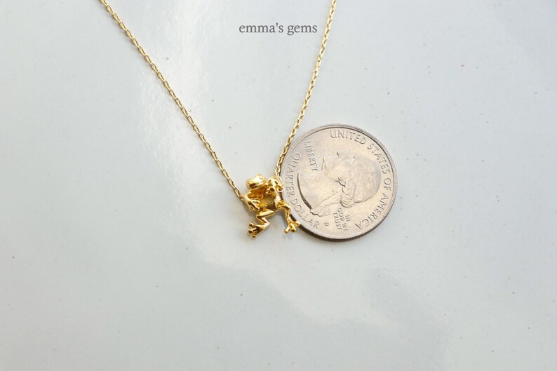 Cute Climbing Frog Charm Necklace, Amphibian, Dainty Gold, Rainforest, Unique Minimal Jewelry, Women's Pendant, Gift, Daughter, Bridesmaid