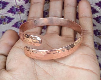 Brazalete ancho de cobre. Pulsera de cobre puro martillado, joyería bohemia.