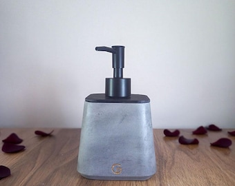 Gray Concrete Soap Dispenser: Handmade Bathroom Accessory with Bioplastic