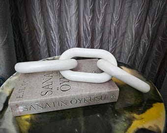 Handmade Concrete Chain Sculpture – Minimalist Industrial Accent for Modern Home Decor