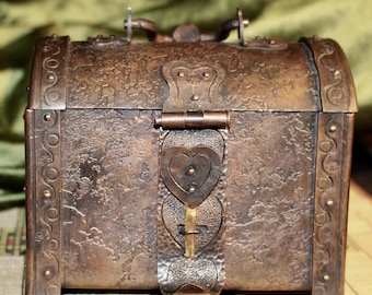 Gothic Treasure Box: Acid Etched Texture, Medium Bronze Patina, Heart Latch
