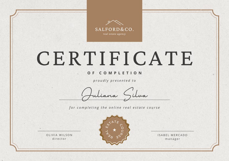 Puede incluir: Un certificado de finalizaci&oacute;n para un curso de bienes ra&iacute;ces en l&iacute;nea. El documento presenta el texto "CERTIFICATE" en negrita, con el nombre del destinatario, "Juliana Silva", en cursiva. El certificado incluye el logotipo de la agencia inmobiliaria "SALFORD & CO.".
