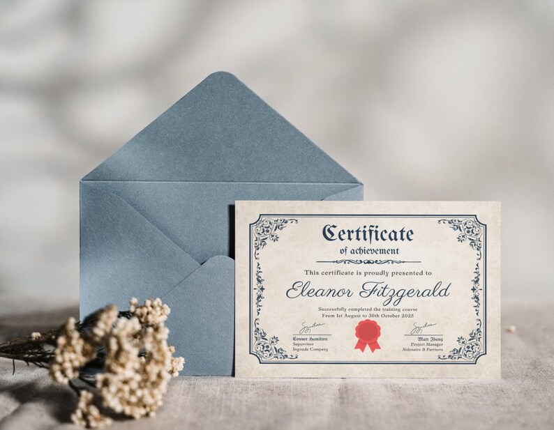 Puede incluir: Un certificado de logro con bordes ornamentados y el nombre "Eleanor Fitzgerald" se muestra junto a un sobre azul. El certificado incluye el texto "Successfully completed the training course from 1st August to 30th October 2022".