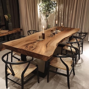 Live Edge Esstisch in Walnuss - Handgefertigter Massivholztisch - Rustikaler Moderner Bauerntisch - Individueller Holztisch für Küche oder Büro