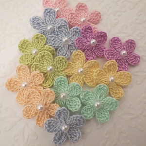 Crochet Flowers Appliques Small 15 pcs Pastel Spring Scrapbook Cardmaking Crafts  Decoration