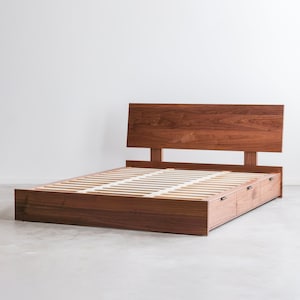 Hudson Bed - Solid wood w/Drawers