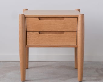 Mesita de noche Louise - Disponible en otras maderas