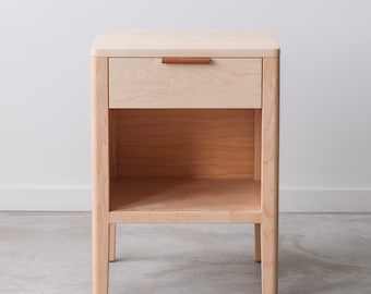 Mesita de noche Avers - Madera maciza