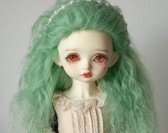 Light Green Mohair Wig for BJD Pullip Blythe Dolls Dollife FairyLand FeePle60 Dolls and More Short wavy Tibetan Mohair