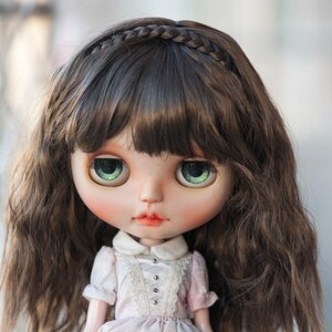 Peluca Blythe de 25-28 cm, rizada, trenzada y con flequillo, larga, rubia/castaño oscuro