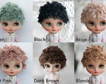 Graziosa parrucca corta e riccia per bambole Dollfie BJD SD MSD FairyLand FeePle60 Minifee Pullip Blythe. Disponibile in tutte le taglie. Pelliccia sintetica. 6 colori disponibili.