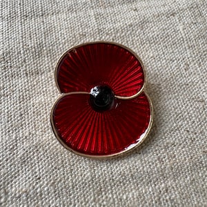 Red Enamel Poppy Pin Badge, Remembrance Day Lapel Brooch, Memorial Gift, UK Poppy