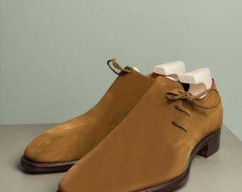 Handmade Suede Wholecut Oxford Shoes – Beige Formal Dress Shoes