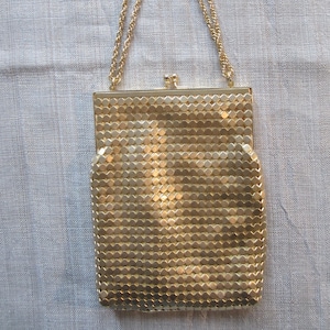 Matte Gold Tone Mesh Purse Adjustable Chain Handle by Du Val Hong Kong As New Aurora Borealis Rhinestone Clasp