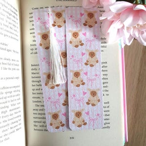 Jelly Plüsch-Bademantel-Bär Lesezeichen | Personalisierte Lesezeichen Geschenk | Handgemacht für Leser & Leseratten
