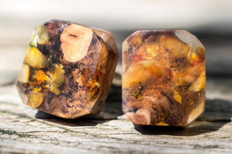 Cufflinks amber and wood