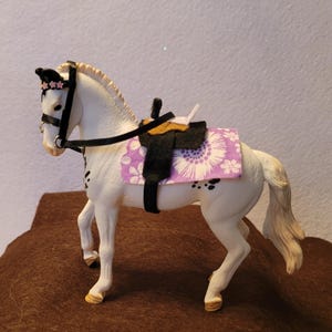 1:20 Scale Adjustable Tree Western Saddle and Pad Set (Style Set)