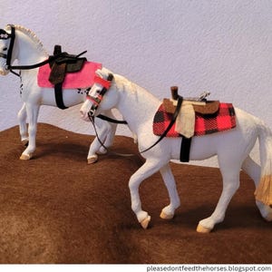 1:20 Scale Adjustable Tree Custom Western Saddle and Pad Set (Custom)