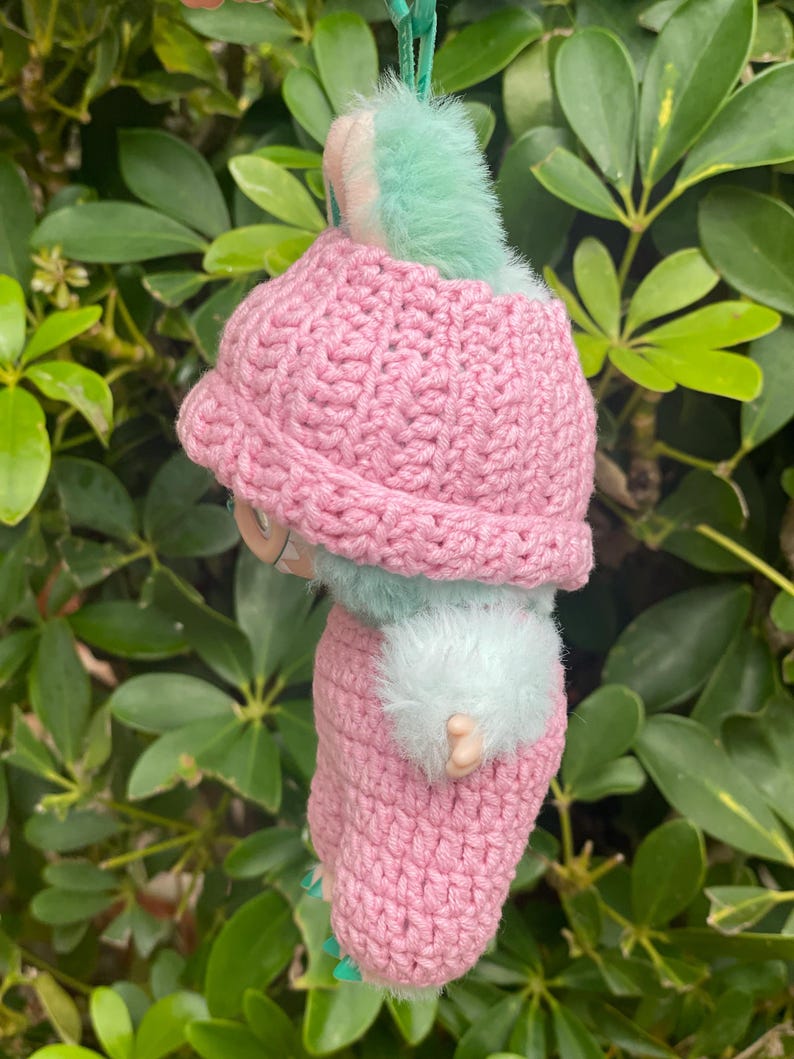 Crochet pink jumpsuit : pink and red Labubu doll outfit for 17 cm Labubu image 6