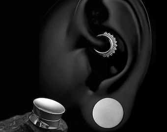 Double-Flared Flat-Concave Ear Plugs – Minimalist Punk Ear Weights in Mirror-Polished Silver Titanium Steel, PRICE PER SINGLE