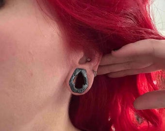 Hexagon-Tooth Ear Weights – Gothic Flared Plug, Black Titanium Steel Ear Stretcher, One-Piece Piercing Jewelry – PRICE PER SINGLE