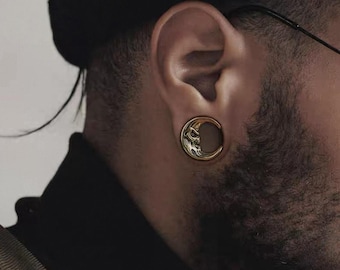 Halloween Vintage Moon & Ghost Skull Ear Weights – Retro Copper Skull Plug Earrings for Stretched Ears, Golden Gothic Tunnels